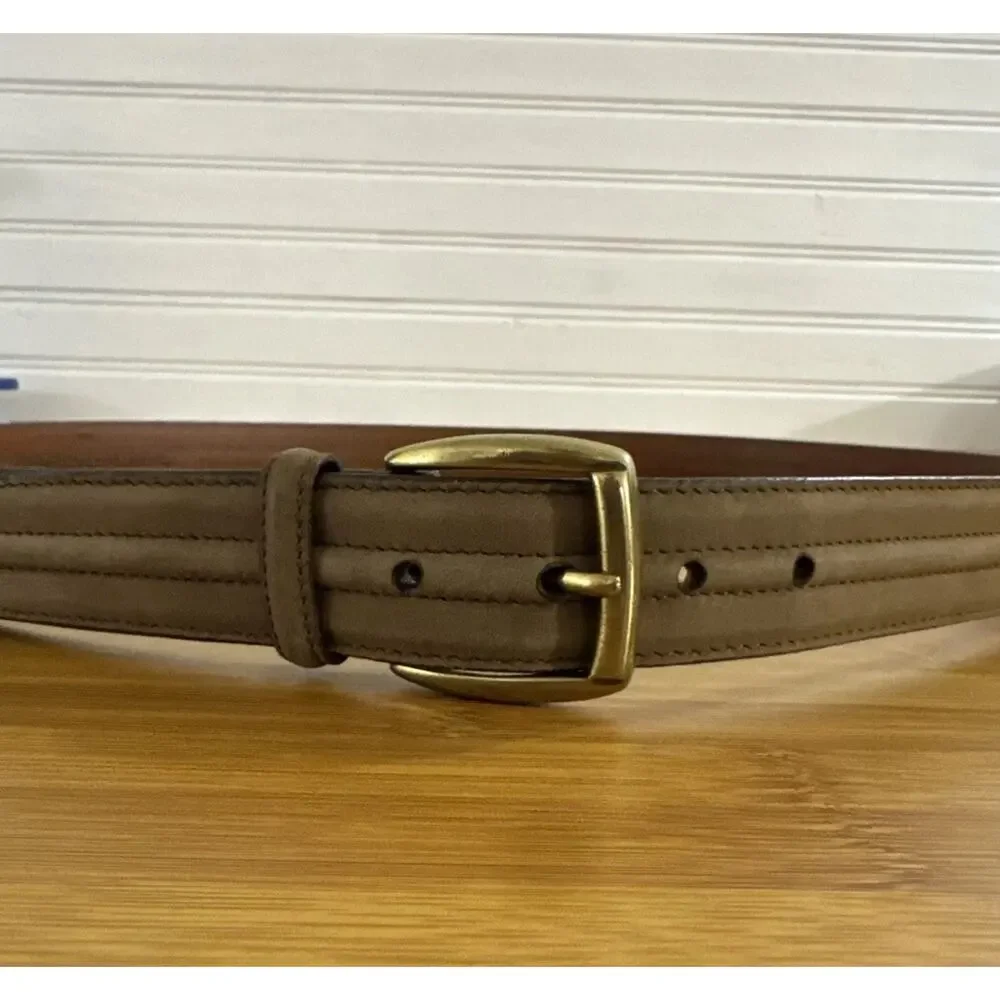 Johnston & Murphy Mens Brown Leather Belt Size 44 Contrast Stitched Solid Brass